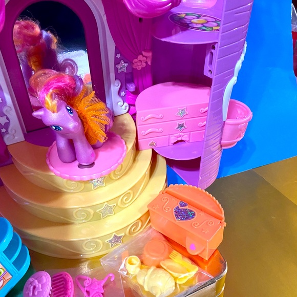 MY LITTLE PONY G3 2002 CELEBRATION CASTLE PLAYS MUSIC & LIGHTS UP EXCLUSIVE PONY - Picture 8 of 16